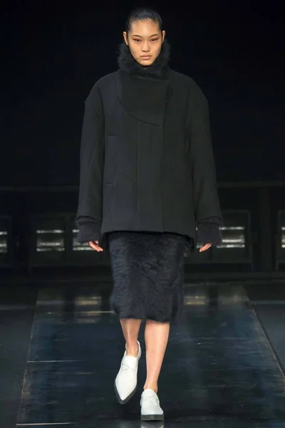 Look 18